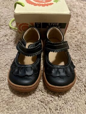 Livie & Luca Ruche Black Leather Mary Jane Shoes – Size 7 – Rare/Discontinued 🖤